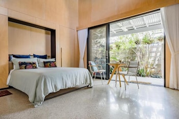 buhwi bira byron bay studio central