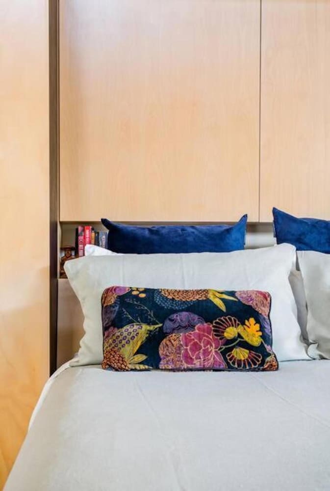 buhwi bira byron bay studio central