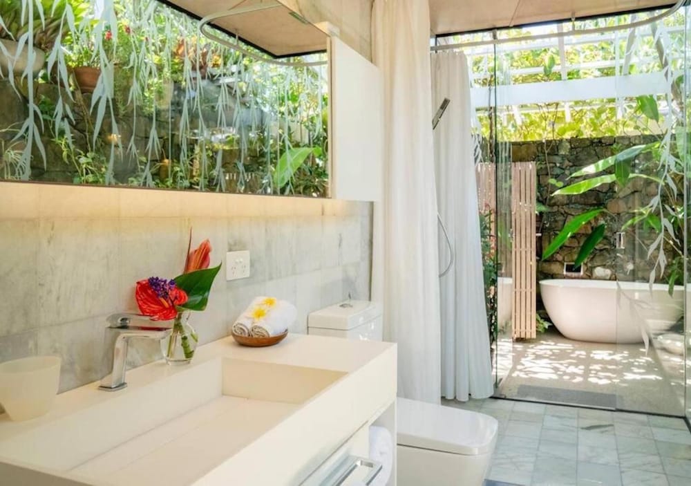 buhwi bira byron bay studio central