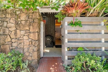 buhwi bira byron bay studio central