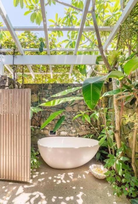 buhwi bira byron bay studio central