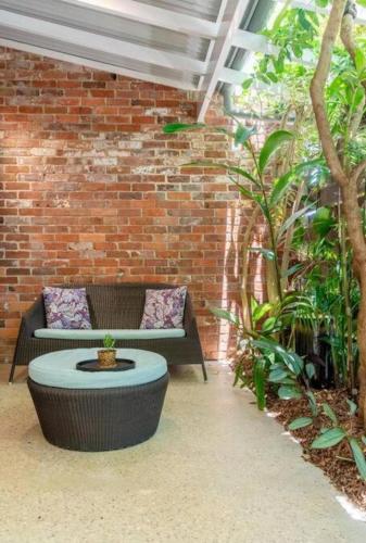 buhwi bira byron bay studio central