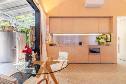 buhwi bira byron bay studio central