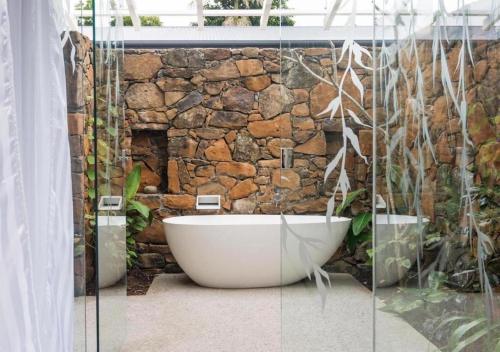buhwi bira byron bay studio central