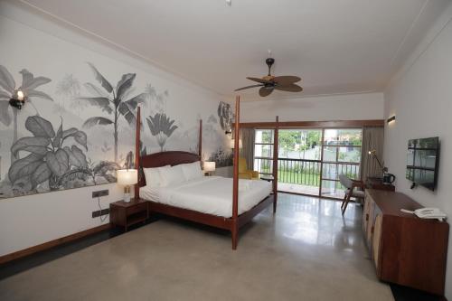 prasanthi hotel