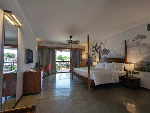 prasanthi hotel