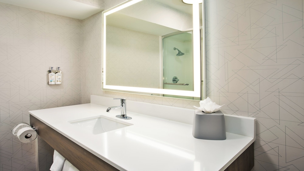 holiday inn express sedona by ihg