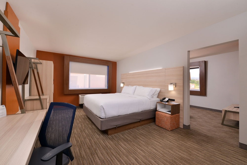 holiday inn express sedona by ihg