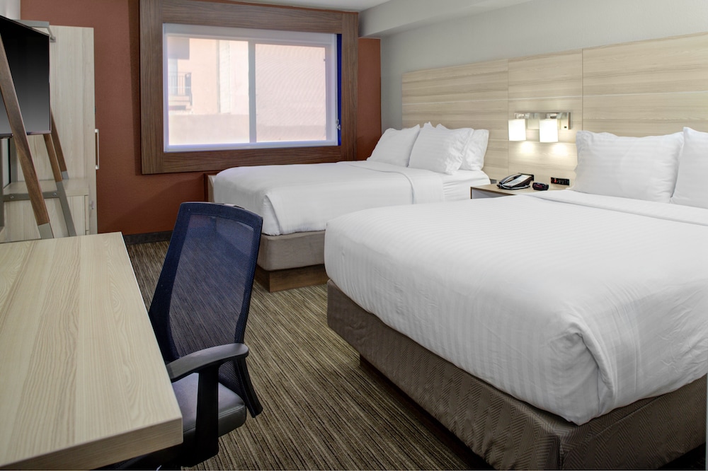 holiday inn express sedona by ihg
