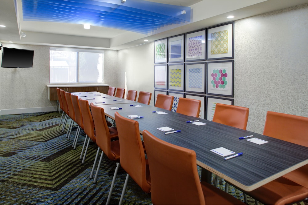 holiday inn express sedona by ihg