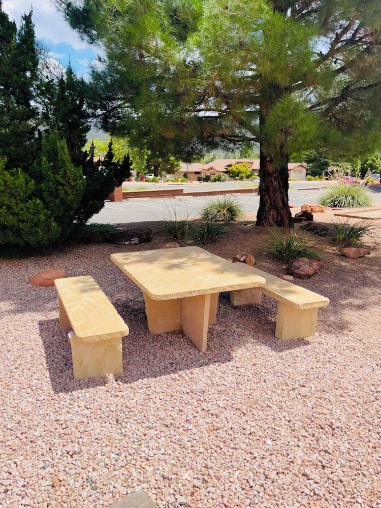 holiday inn express sedona by ihg