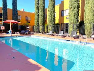 holiday inn express sedona by ihg