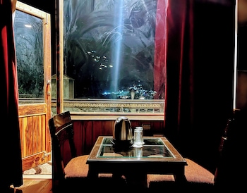 6th element cottages