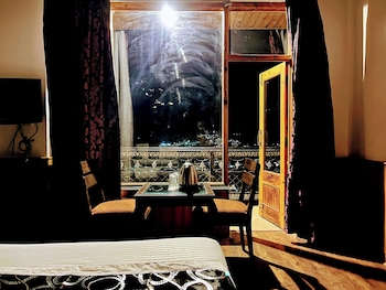 6th element cottages