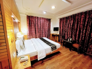 6th element cottages