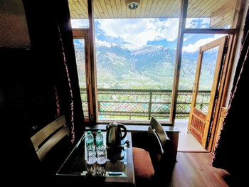 6th element cottages