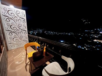 6th element cottages