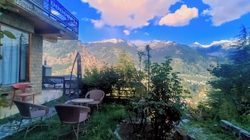 6th element cottages