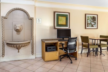 la quinta inn tampa airport stadium westshore