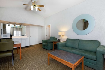 la quinta inn tampa airport stadium westshore