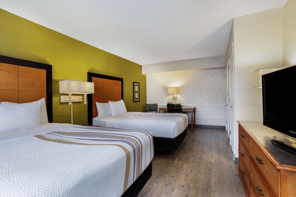 la quinta inn tampa airport stadium westshore