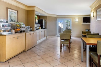 La Quinta Inn Tampa Airport Stadium Westshore,Northwest Tampa>>Tampa,3 star