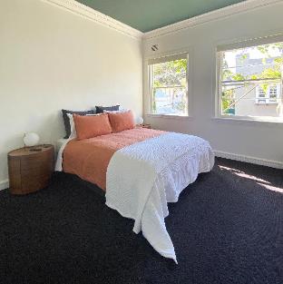 blues point hotel