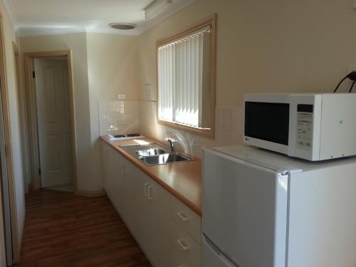 Sonbern Lodge Motel,Port Pirie>>Port Hughes,2 star