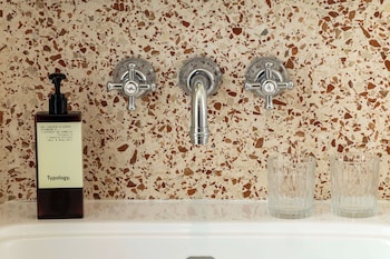 hotel le chaplain paris rive gauche