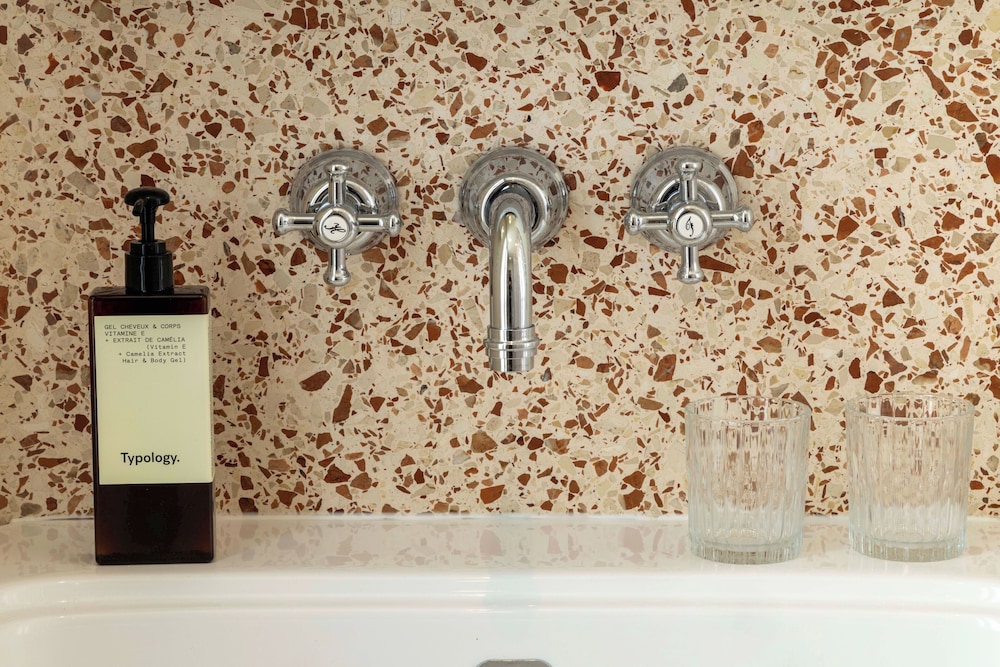 hotel le chaplain paris rive gauche