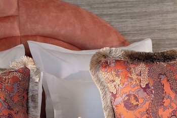 hotel le chaplain paris rive gauche