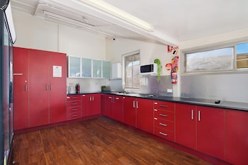 gladstone backpackers