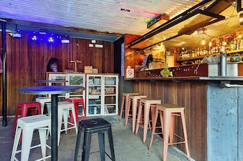 gladstone backpackers