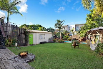 gladstone backpackers