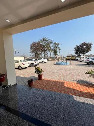 hotel vasu international