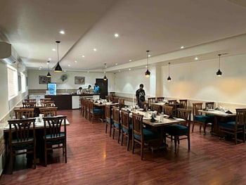 hotel vasu international