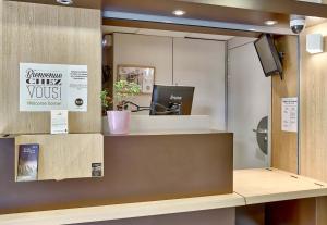 bandb hotel clermont ferrand le brezet aeroport