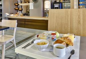 bandb hotel clermont ferrand le brezet aeroport