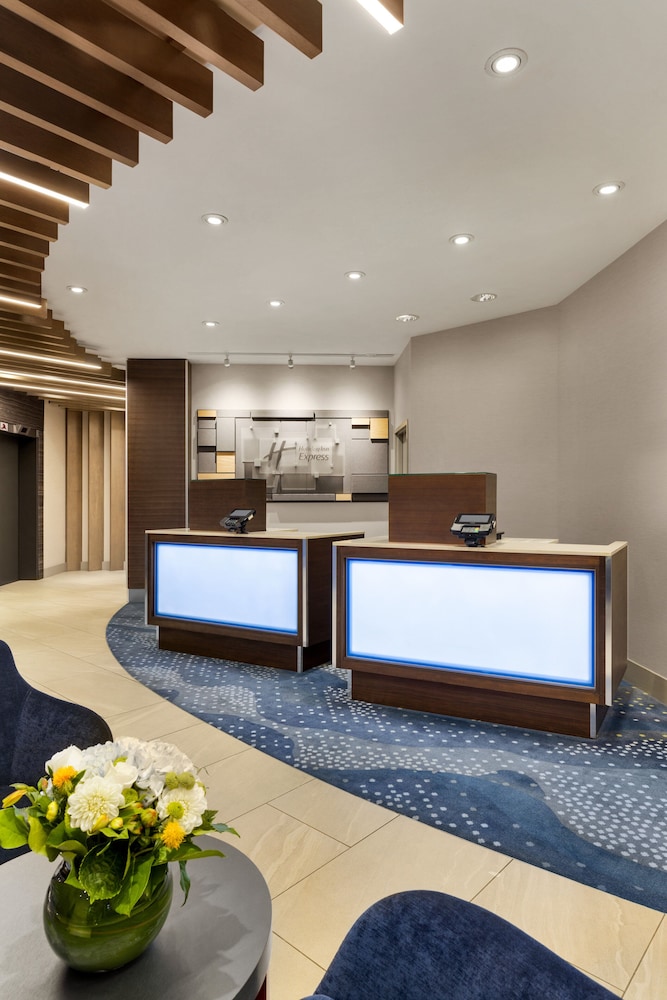 holiday inn express vancouver metrotown burnaby by ihg