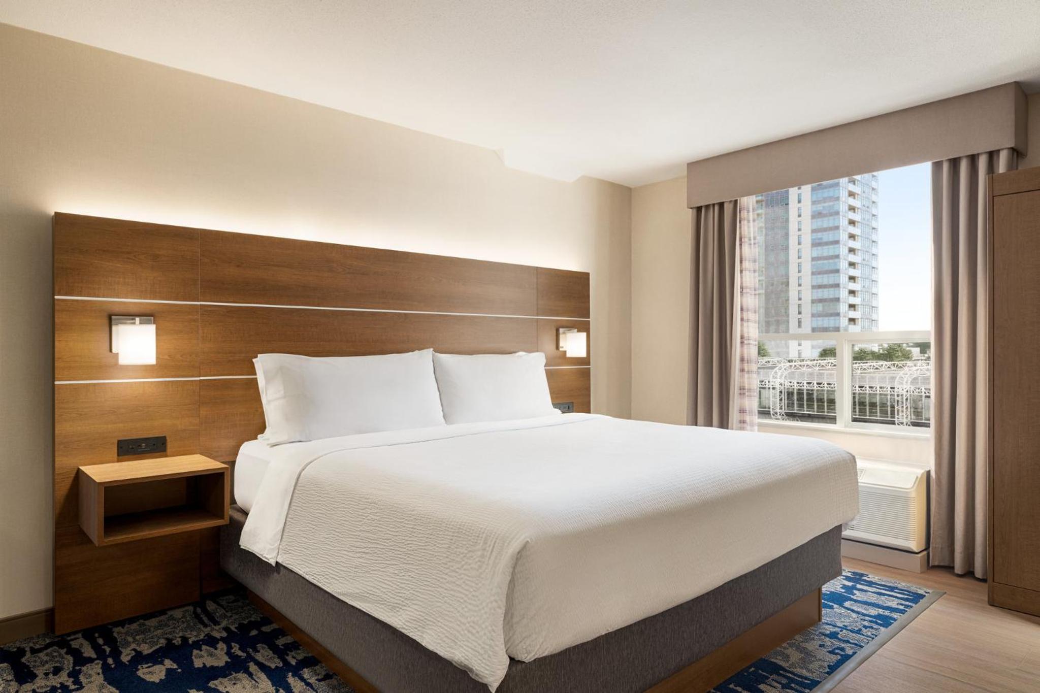 holiday inn express vancouver metrotown burnaby by ihg