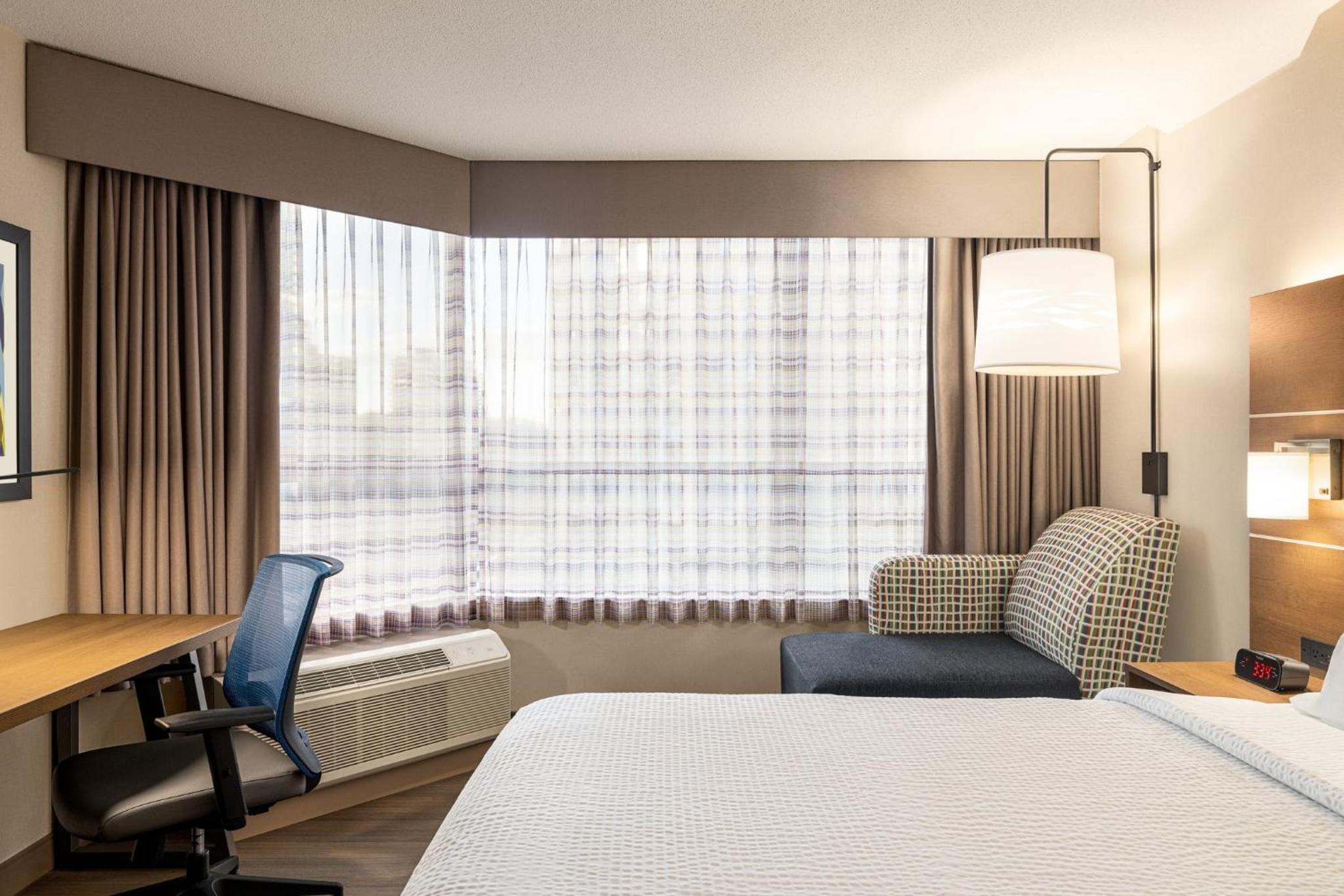 holiday inn express vancouver metrotown burnaby by ihg
