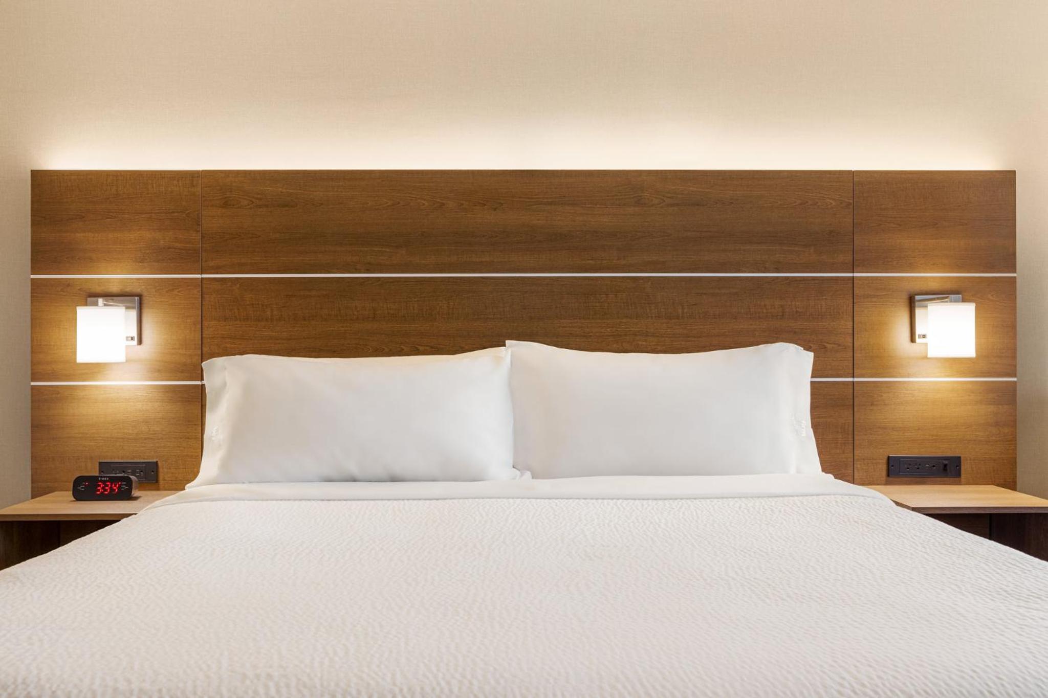 holiday inn express vancouver metrotown burnaby by ihg