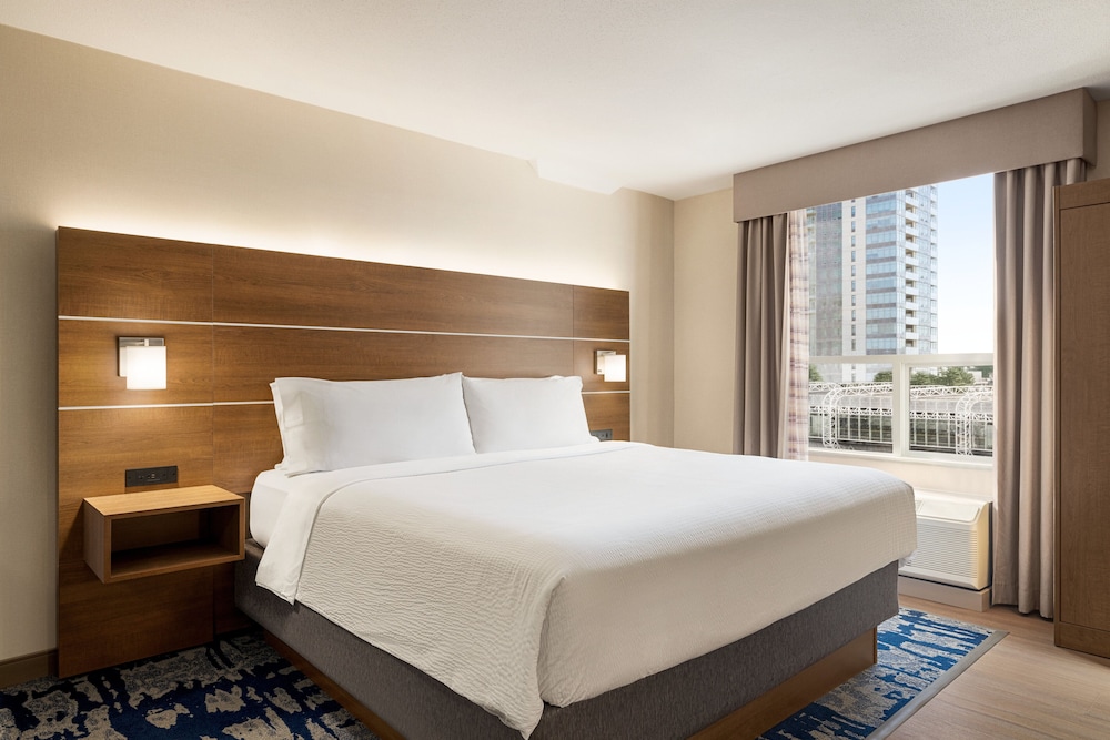 holiday inn express vancouver metrotown burnaby by ihg