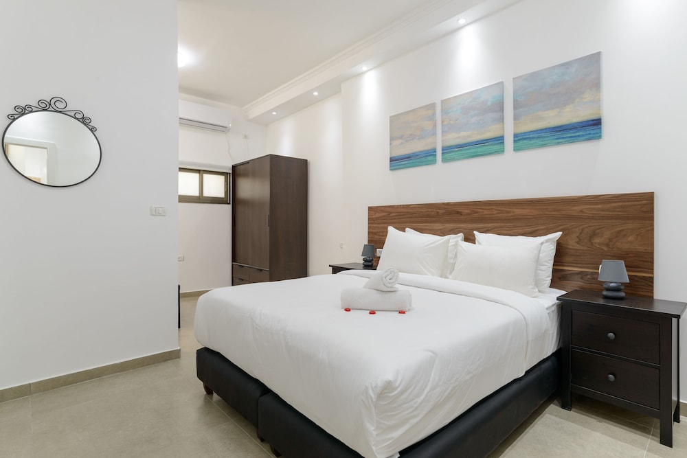 liber seashore suites