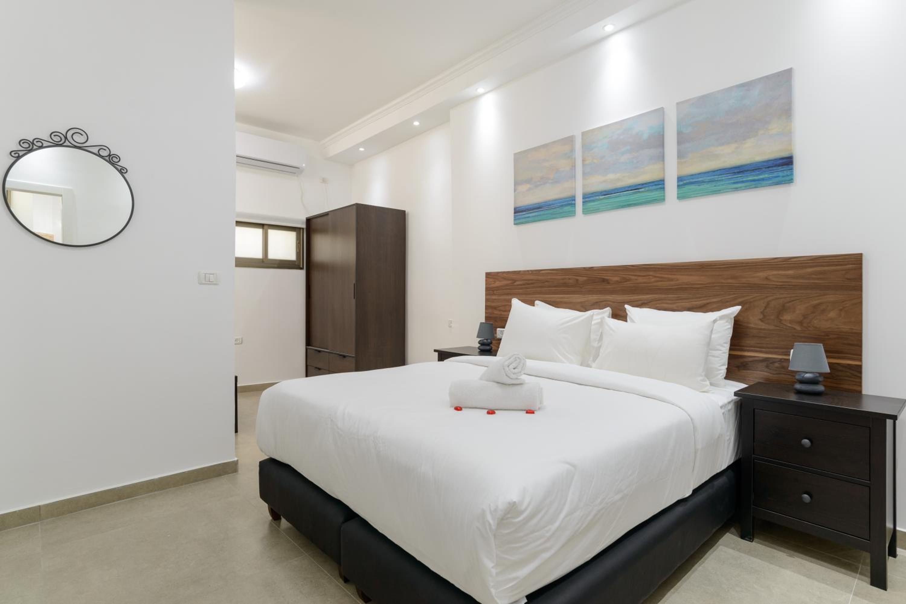 liber seashore suites