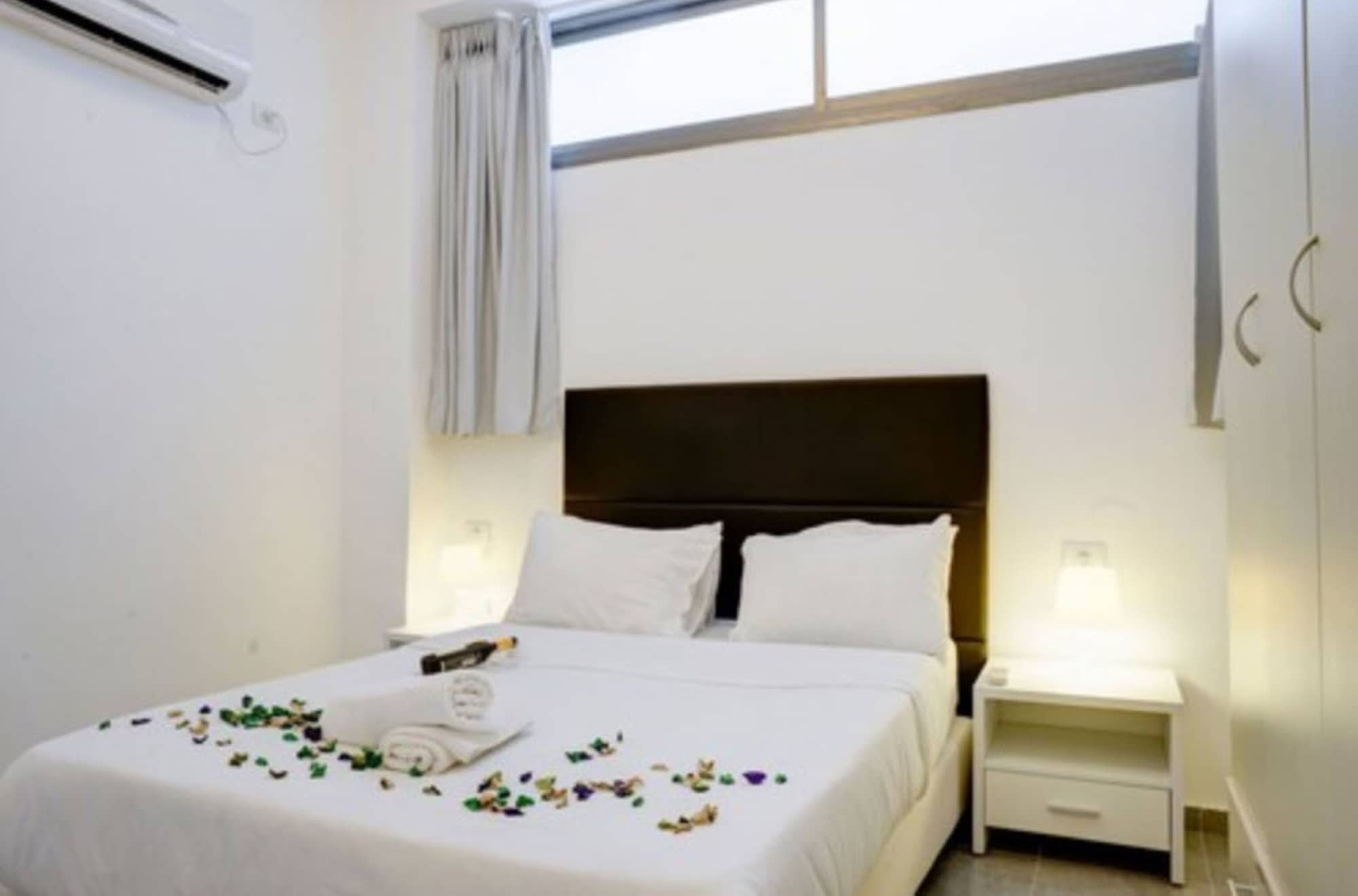 liber seashore suites
