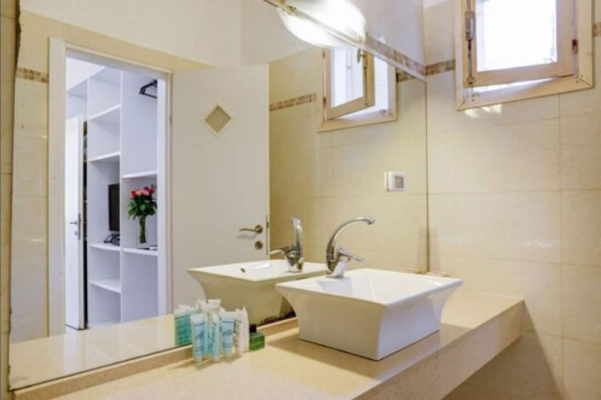 liber seashore suites