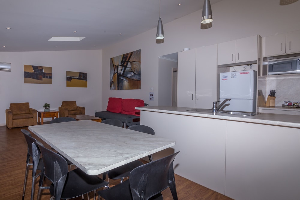 wollongong surf leisure resort