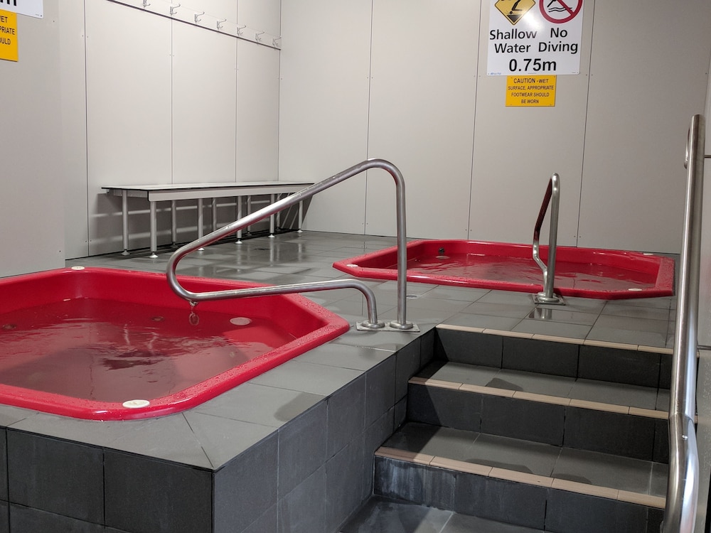 wollongong surf leisure resort