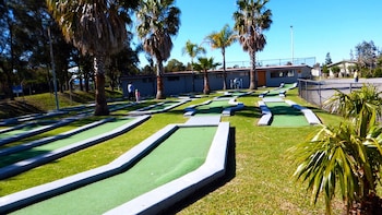 wollongong surf leisure resort